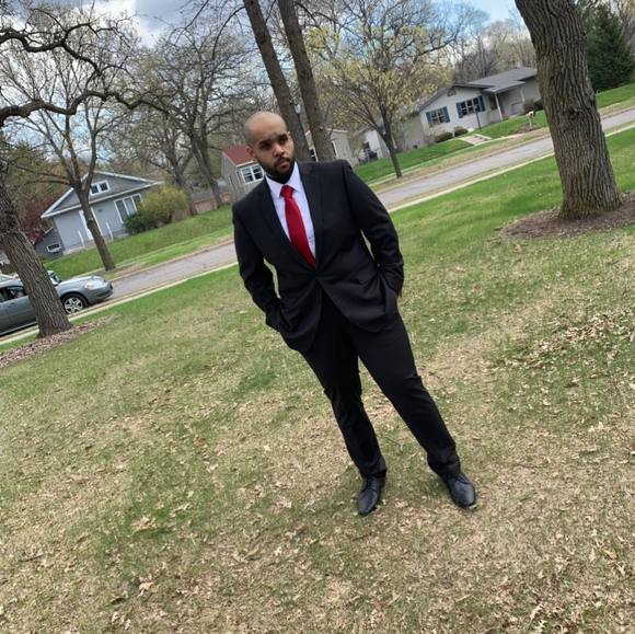 Poshmark profile picture for @raaed